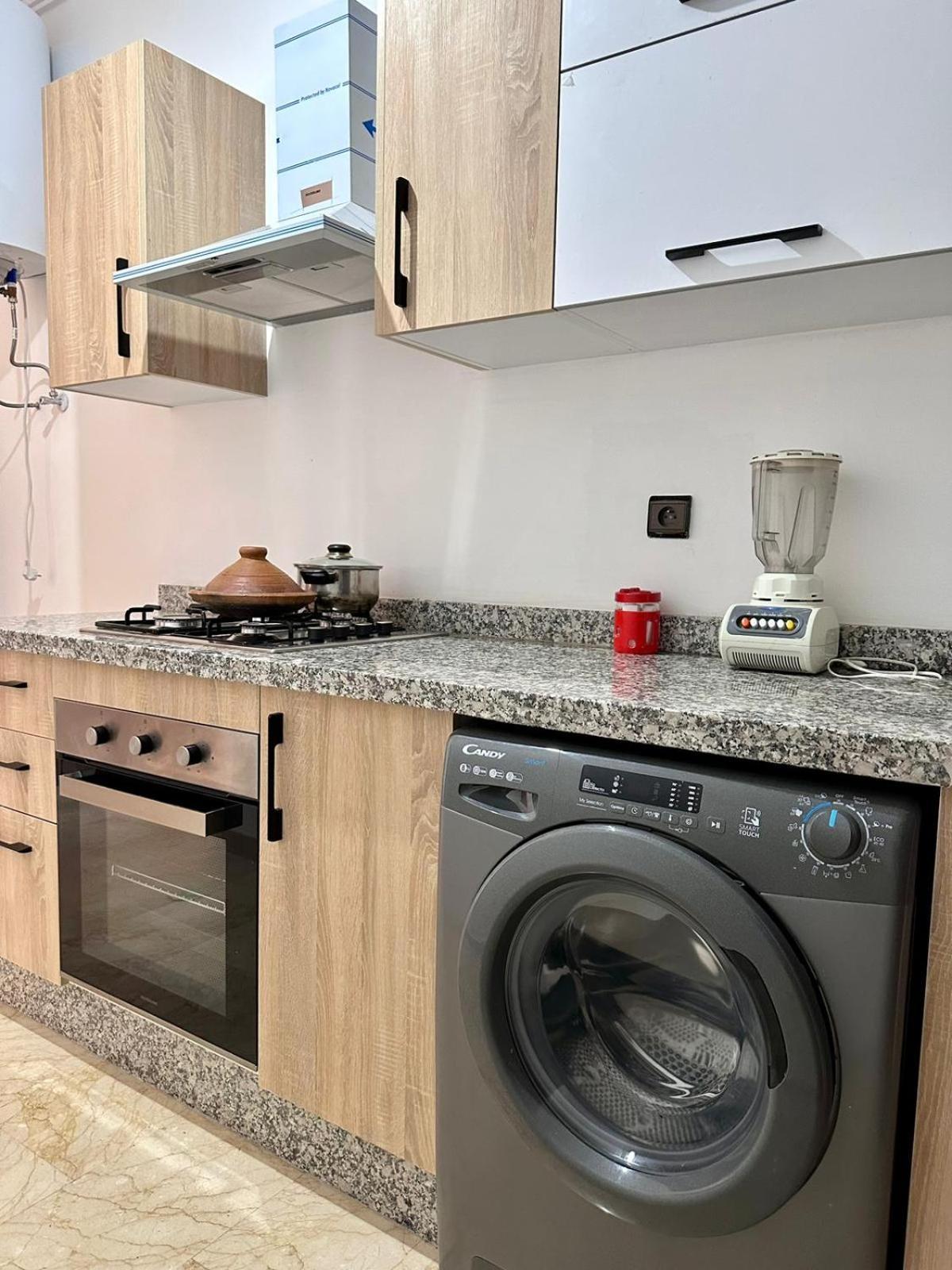 Appartement Luxurious 2 Bedroom Center With Pool ' Train Station ' Aeroport *