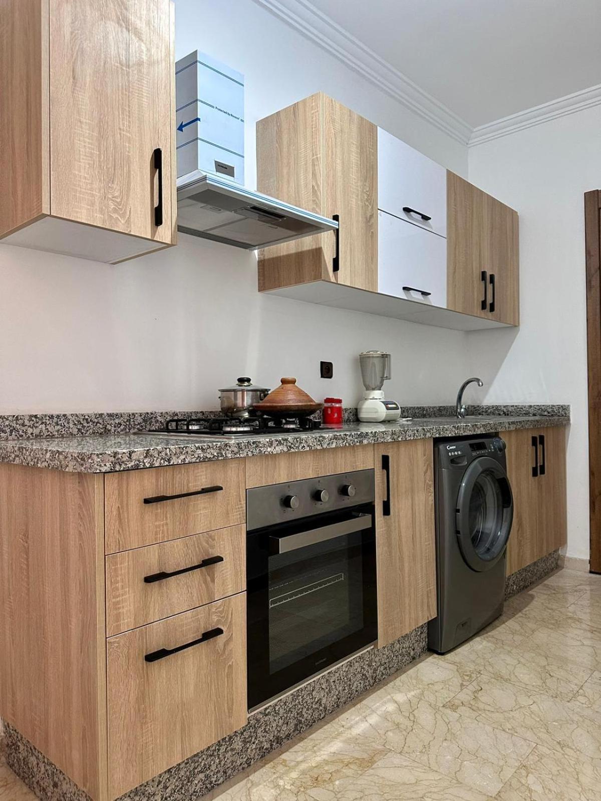 Luxurious 2 Bedroom Center With Pool ' Train Station ' Aeroport Marrakesh